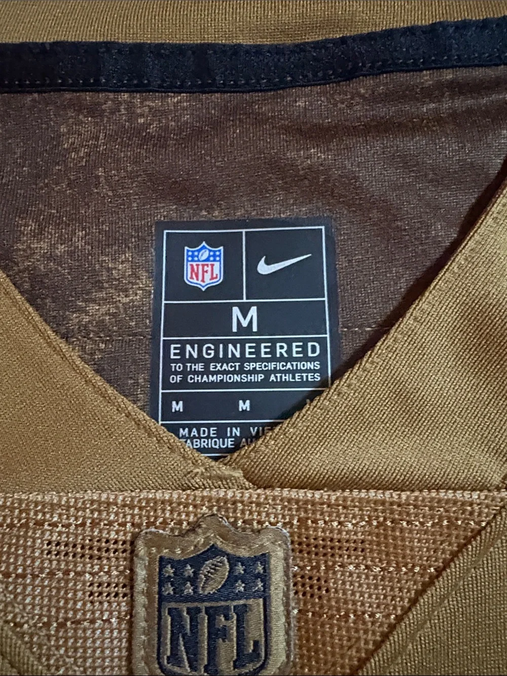 Nike NFL Kansas City Chiefs Patrick Mahomes #15 Salute to Service Jersey YOUTH M